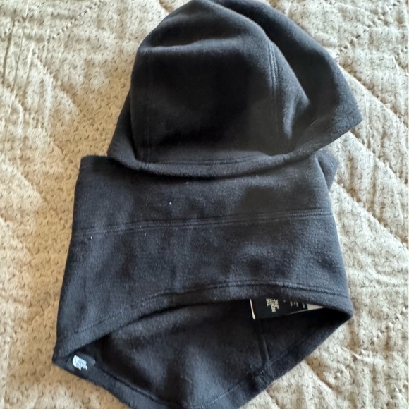 The North Face black Fleece face and Neck Warmer- stay warm & look cool-unisex - Picture 9 of 9